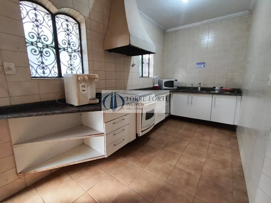 Foto 8 de Casa com 5 quartos à venda, 480m2 em Três Montanhas, Osasco - SP