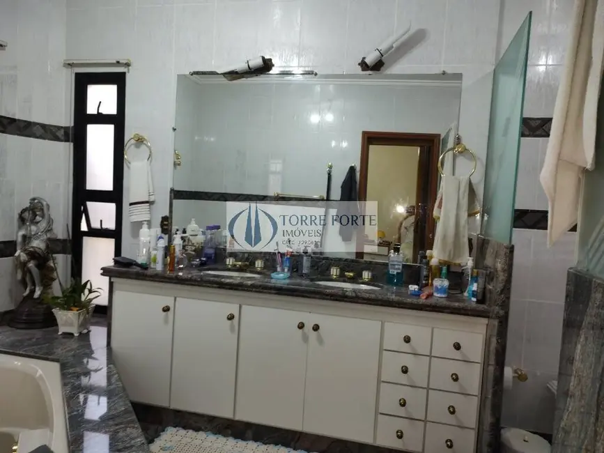 Foto 4 de Casa com 5 quartos à venda, 450m2 em Vila Londrina, São Paulo - SP