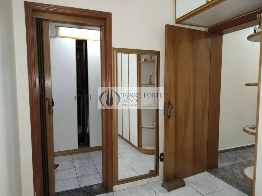 Foto 2 de Casa com 5 quartos à venda, 450m2 em Vila Londrina, São Paulo - SP