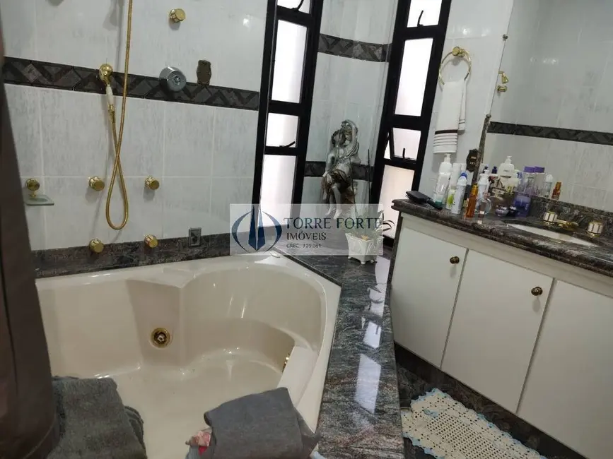 Foto 3 de Casa com 5 quartos à venda, 450m2 em Vila Londrina, São Paulo - SP