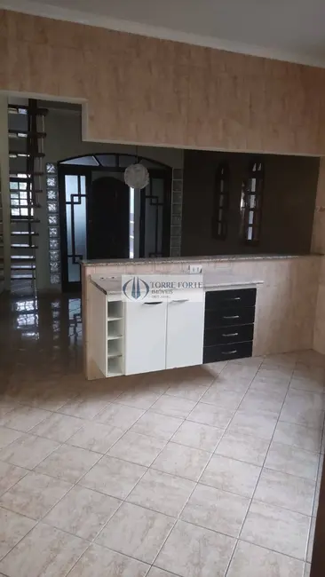 Foto 2 de Casa com 4 quartos à venda, 181m2 em Vila Nova Bonsucesso, Guarulhos - SP