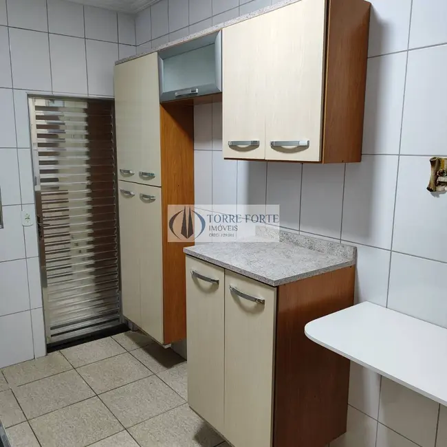 Foto 2 de Casa com 2 quartos à venda, 89m2 em Vila Carmosina, São Paulo - SP