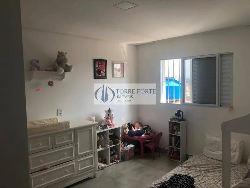 Sobrado com 3 quartos à venda, 269m2 em Jardim Ivone, São Paulo - SP - imagem 8 Foto 8 de Sobrado com 3 quartos à venda, 269m2 em Jardim Ivone, São Paulo - SP