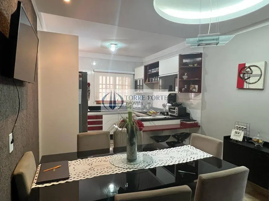 Casa com 3 quartos à venda, 220m2 em Jardim Nossa Senhora do Carmo, São Paulo - SP - imagem 5 Foto 5 de Casa com 3 quartos à venda, 220m2 em Jardim Nossa Senhora do Carmo, São Paulo - SP