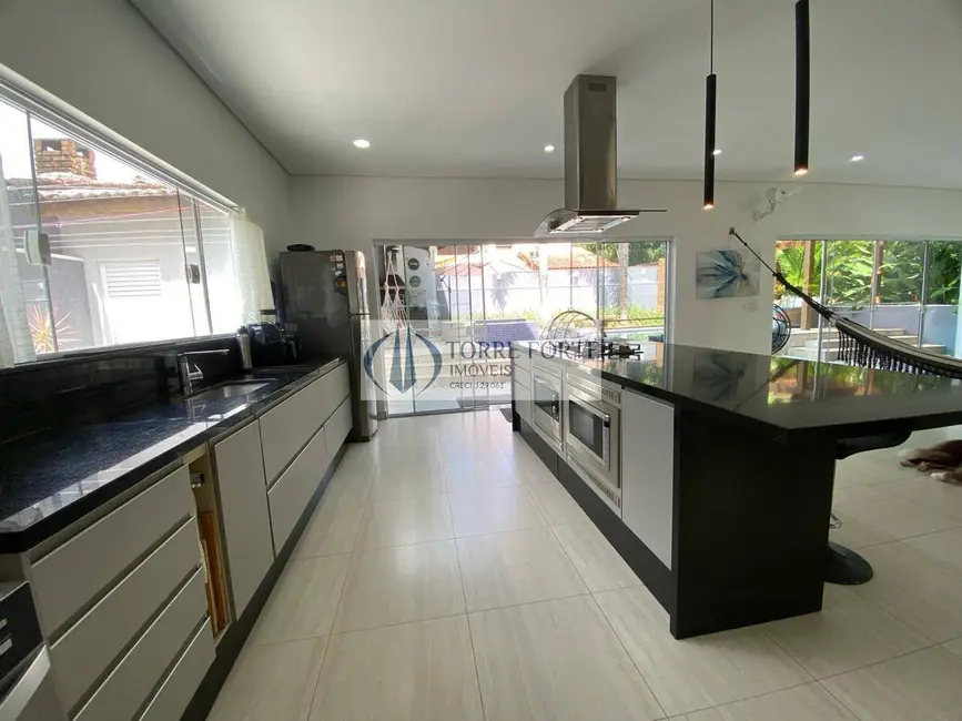 Foto 3 de Casa de Condomínio com 4 quartos à venda, 280m2 em Sao Sebastiao - SP