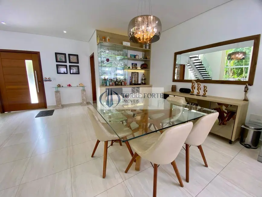 Foto 6 de Casa de Condomínio com 4 quartos à venda, 280m2 em Sao Sebastiao - SP