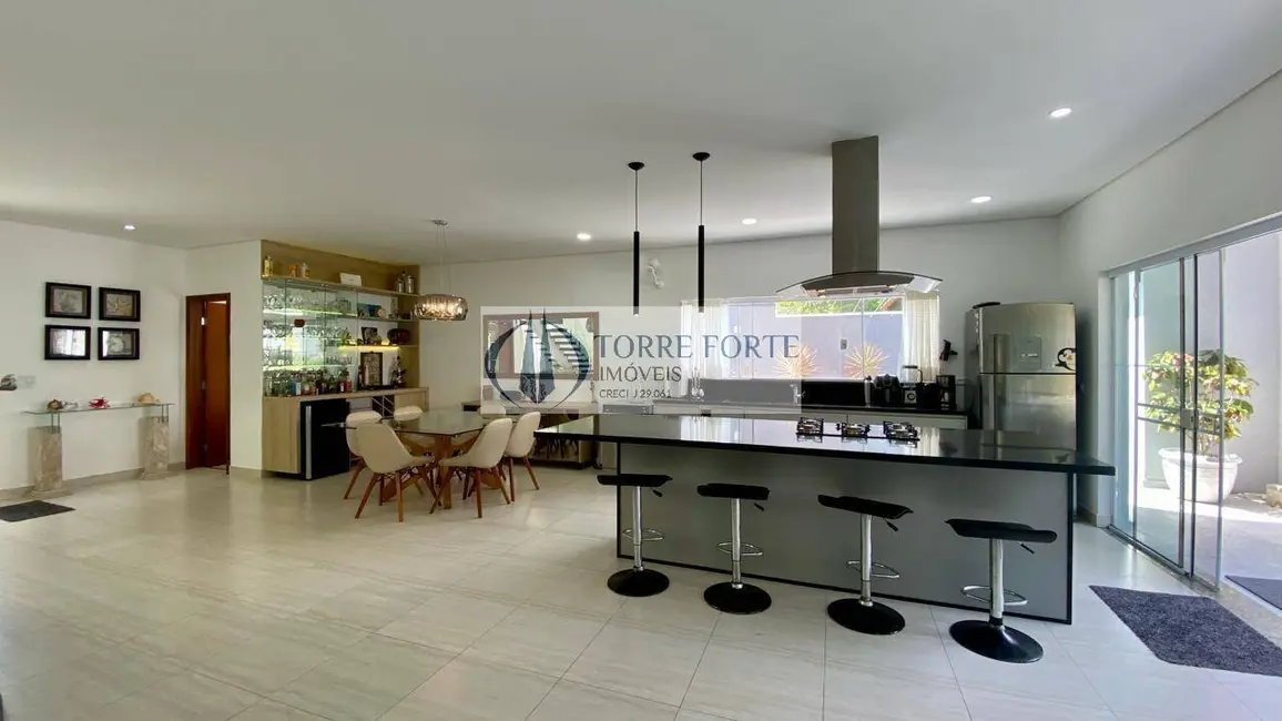 Foto 2 de Casa de Condomínio com 4 quartos à venda, 280m2 em Sao Sebastiao - SP