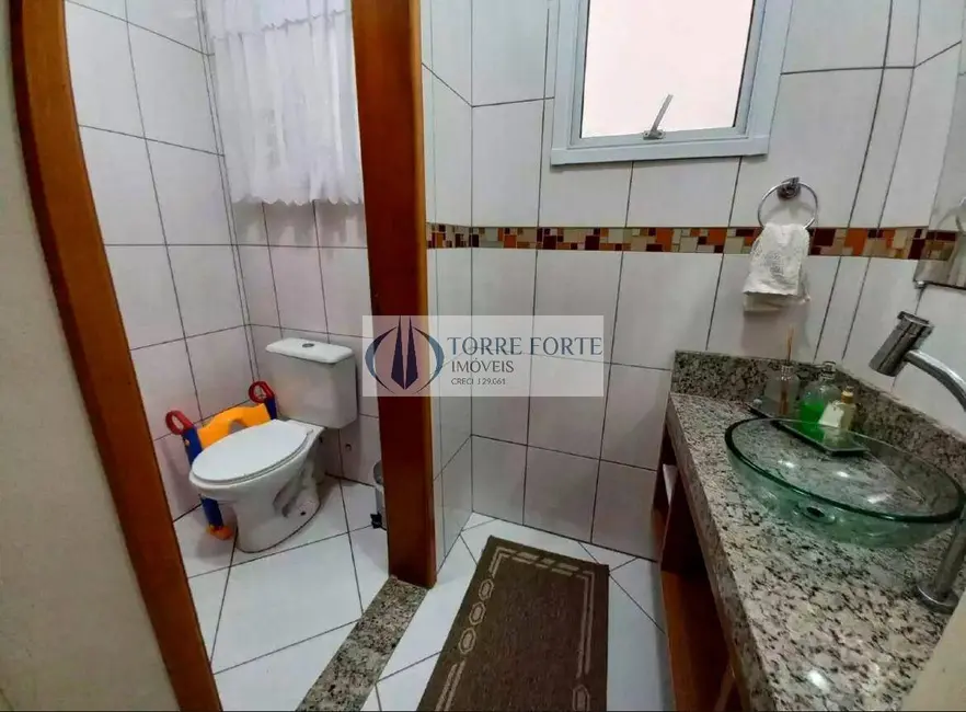 Foto 9 de Sobrado com 3 quartos à venda, 190m2 em Vila Linda, Santo Andre - SP