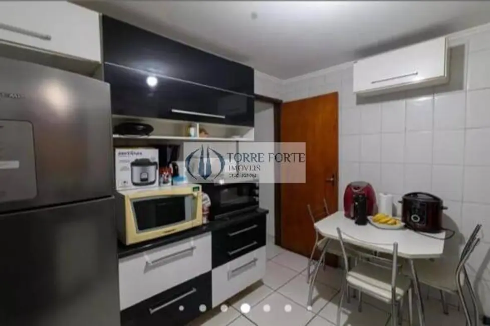 Foto 4 de Casa com 2 quartos à venda, 120m2 em Vila Carmosina, São Paulo - SP