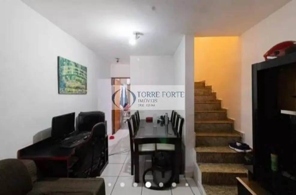 Foto 2 de Casa com 2 quartos à venda, 120m2 em Vila Carmosina, São Paulo - SP