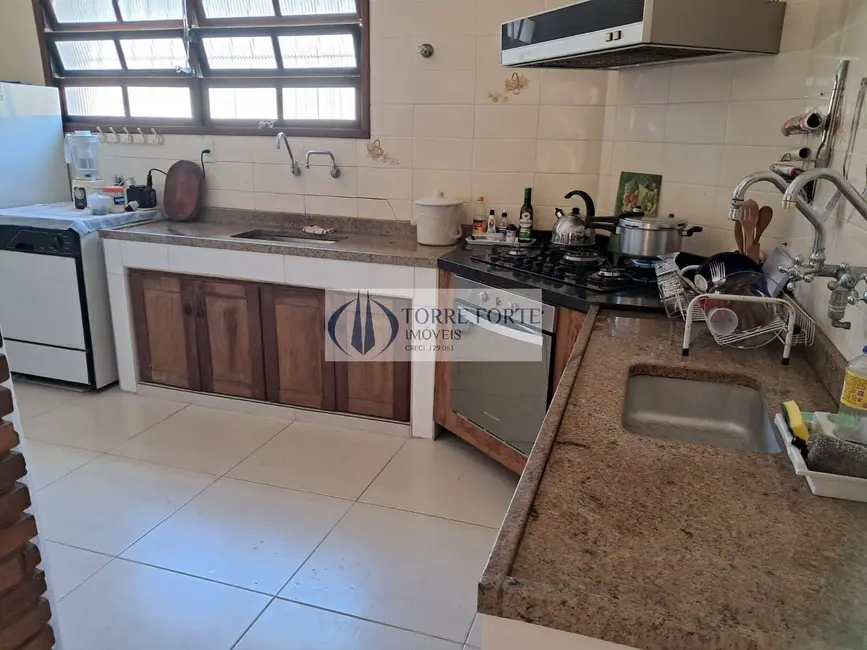 Foto 2 de Casa com 4 quartos à venda, 230m2 em Jardim Brasil, Caraguatatuba - SP