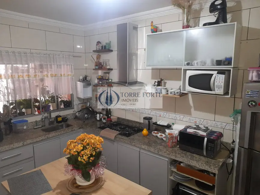 Foto 3 de Casa com 2 quartos à venda, 80m2 em Jardim Vivan, São Paulo - SP