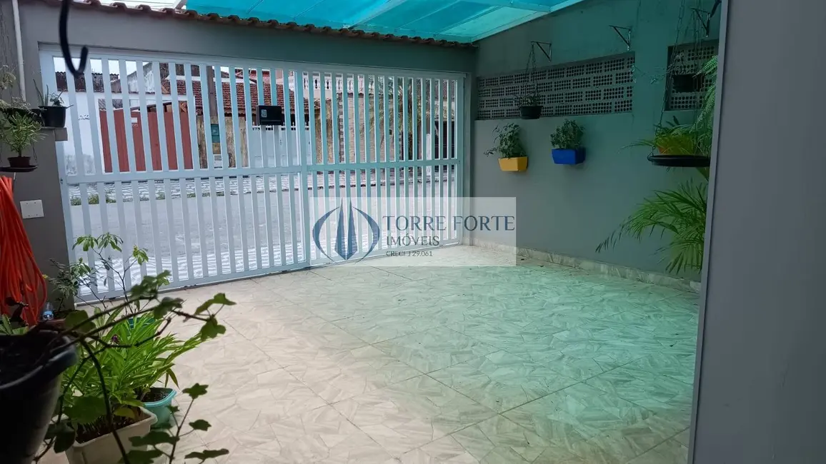 Casa com 2 quartos à venda, 120m2 em Maracanã, Praia Grande - SP - imagem 2 Foto 2 de Casa com 2 quartos à venda, 120m2 em Maracanã, Praia Grande - SP