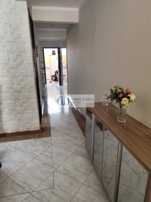 Casa com 3 quartos à venda, 102m2 em Jardim Triana, São Paulo - SP - imagem 5 Foto 5 de Casa com 3 quartos à venda, 102m2 em Jardim Triana, São Paulo - SP
