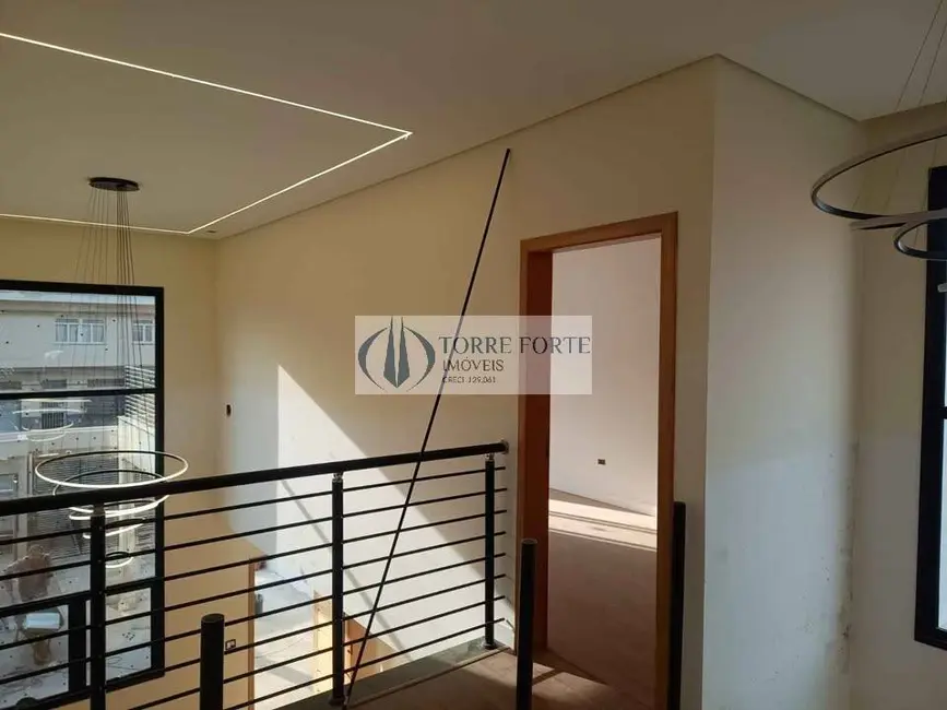 Sobrado com 4 quartos à venda, 250m2 em Interlagos, São Paulo - SP - imagem 1 Foto 1 de Sobrado com 4 quartos à venda, 250m2 em Interlagos, São Paulo - SP