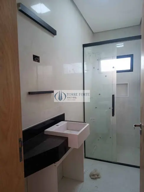 Sobrado com 4 quartos à venda, 250m2 em Interlagos, São Paulo - SP - imagem 5 Foto 5 de Sobrado com 4 quartos à venda, 250m2 em Interlagos, São Paulo - SP