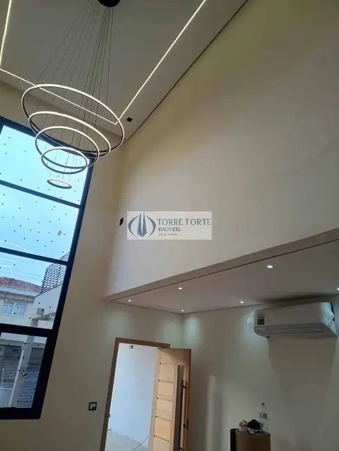 Sobrado com 4 quartos à venda, 250m2 em Interlagos, São Paulo - SP - imagem 2 Foto 2 de Sobrado com 4 quartos à venda, 250m2 em Interlagos, São Paulo - SP