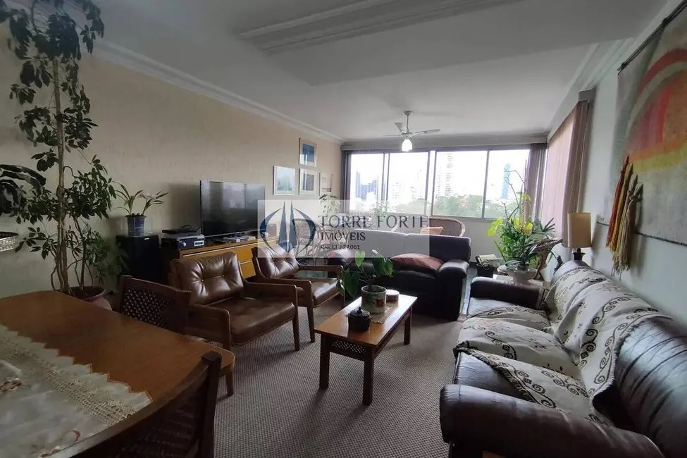 Foto 5 de Apartamento com 3 quartos à venda, 140m2 em Aclimação, São Paulo - SP