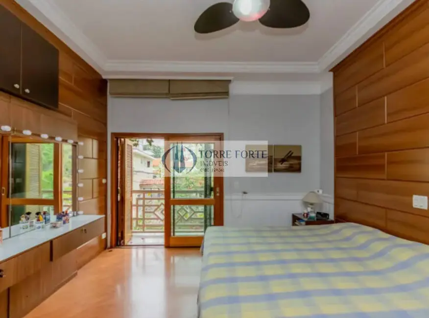 Foto 3 de Casa com 3 quartos à venda, 434m2 em Conjunto Residencial Santa Terezinha, São Paulo - SP