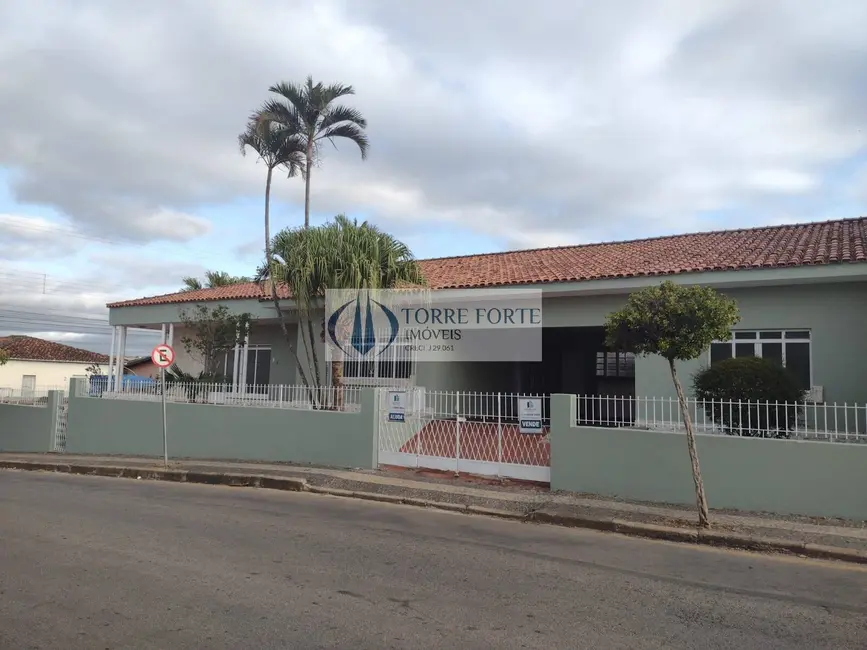 Foto 8 de Casa com 3 quartos à venda e para alugar, 336m2 em Centro, Angatuba - SP