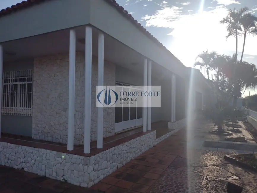 Foto 9 de Casa com 3 quartos à venda e para alugar, 336m2 em Centro, Angatuba - SP