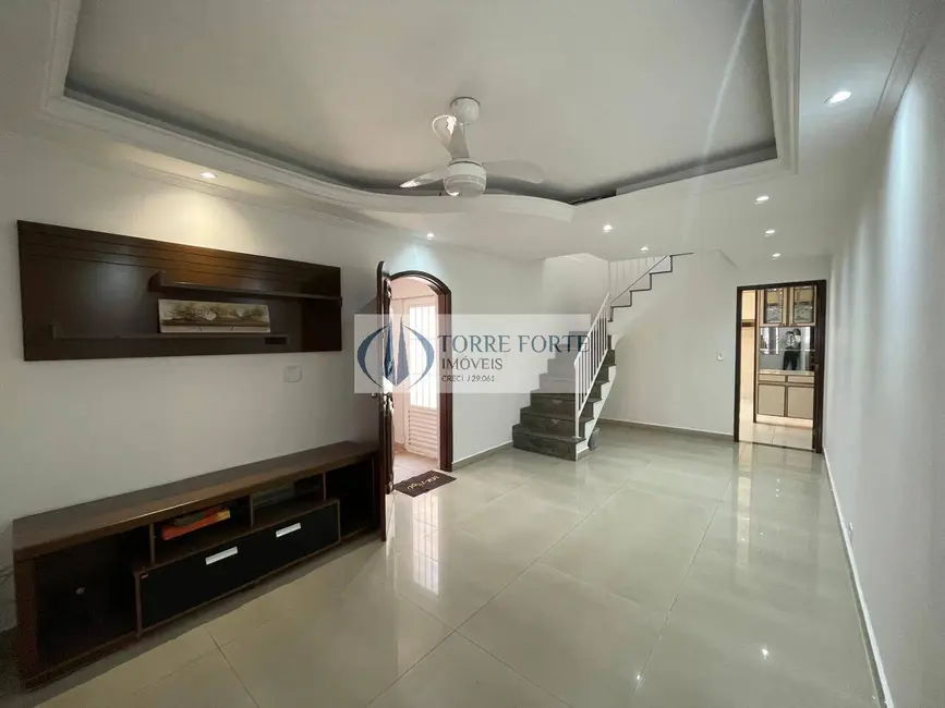 Foto 3 de Casa com 3 quartos à venda, 115m2 em Jardim Piqueroby, São Paulo - SP