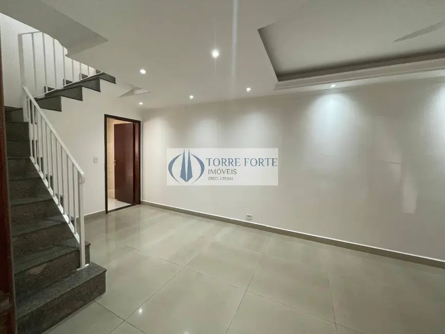 Foto 4 de Casa com 3 quartos à venda, 115m2 em Jardim Piqueroby, São Paulo - SP