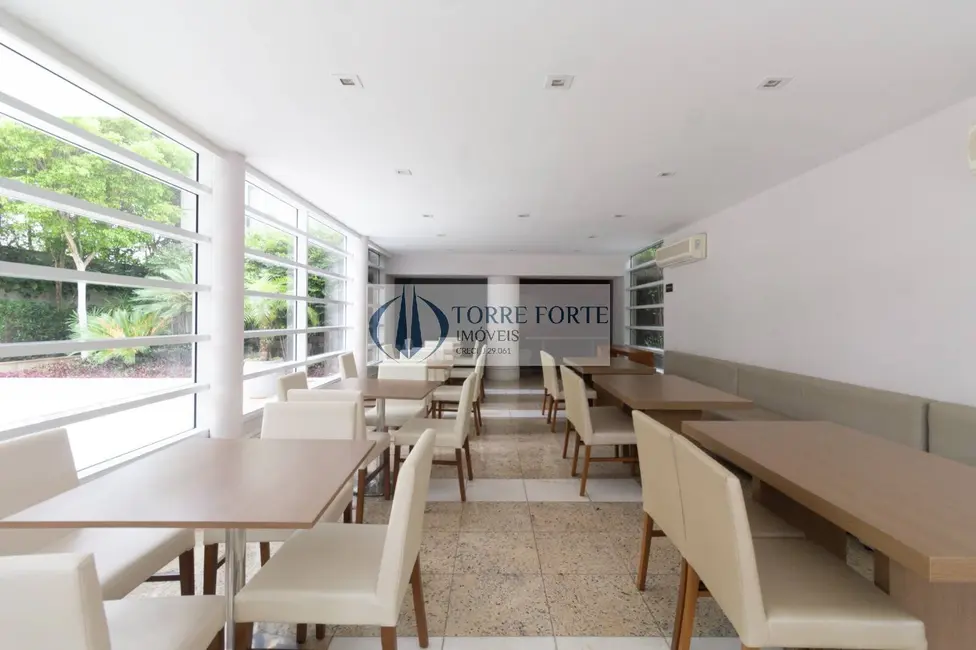 Foto 4 de Apartamento com 3 quartos à venda, 181m2 em Moema, São Paulo - SP