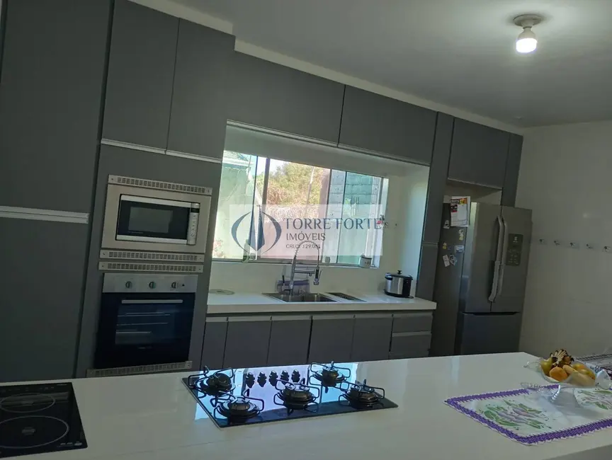 Foto 2 de Casa com 3 quartos à venda, 274m2 em residencial Flamboyant, Itaquaquecetuba - SP