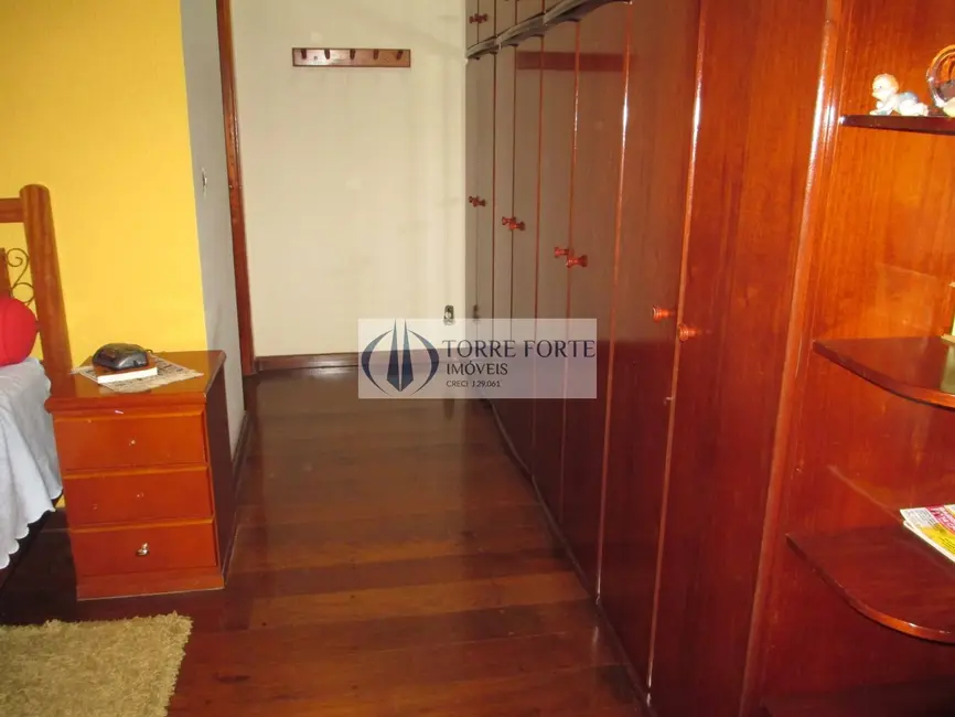 Casa com 3 quartos à venda, 221m2 em Nova Petrópolis, Sao Bernardo Do Campo - SP - imagem 9 Foto 9 de Casa com 3 quartos à venda, 221m2 em Nova Petrópolis, Sao Bernardo Do Campo - SP