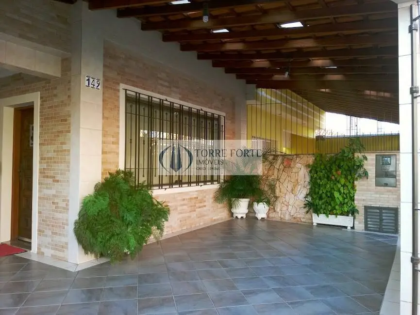 Casa com 3 quartos à venda, 220m2 em Tatuapé, São Paulo - SP - imagem 1 Foto 1 de Casa com 3 quartos à venda, 220m2 em Tatuapé, São Paulo - SP