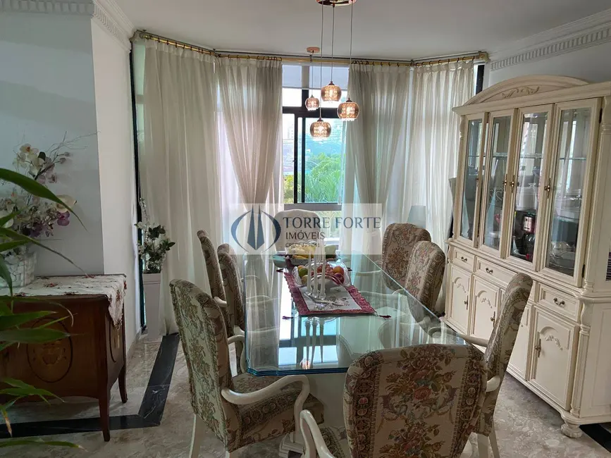 Apartamento com 3 quartos à venda, 230m2 em Pacaembu, São Paulo - SP - imagem 4 Foto 4 de Apartamento com 3 quartos à venda, 230m2 em Pacaembu, São Paulo - SP