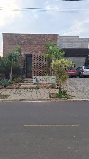 Foto 1 de Casa com 4 quartos à venda, 350m2 em Jardim Buru, Salto - SP