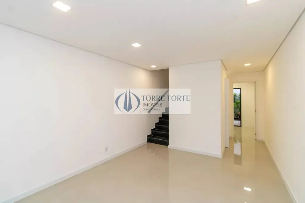 Foto 1 de Casa com 3 quartos à venda, 105m2 em Vila Paiva, São Paulo - SP