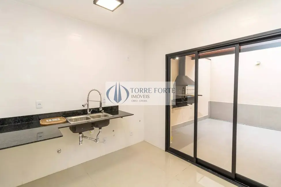 Foto 5 de Casa com 3 quartos à venda, 105m2 em Vila Paiva, São Paulo - SP