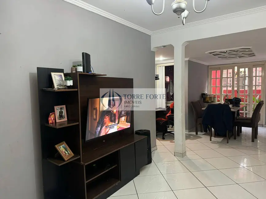 Casa com 2 quartos à venda, 120m2 em Quarta Parada, São Paulo - SP - imagem 1 Foto 1 de Casa com 2 quartos à venda, 120m2 em Quarta Parada, São Paulo - SP