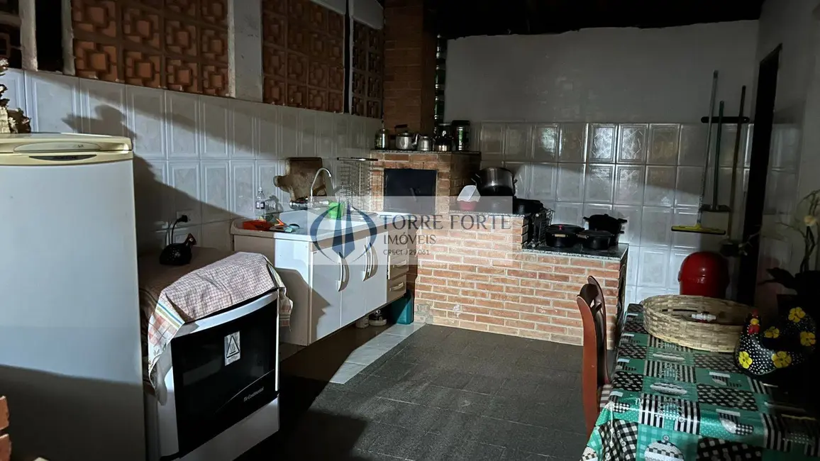 Foto 3 de Chácara com 4 quartos à venda e para alugar, 2000m2 em Mairinque - SP