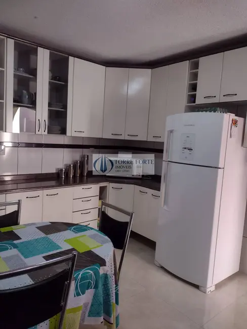 Casa com 4 quartos à venda, 180m2 em Vila Regina ( Zona Leste), São Paulo - SP - imagem 8 Foto 8 de Casa com 4 quartos à venda, 180m2 em Vila Regina ( Zona Leste), São Paulo - SP