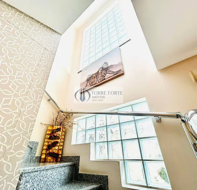 Foto 2 de Casa com 3 quartos à venda, 375m2 em Cidade Mãe do Céu, São Paulo - SP