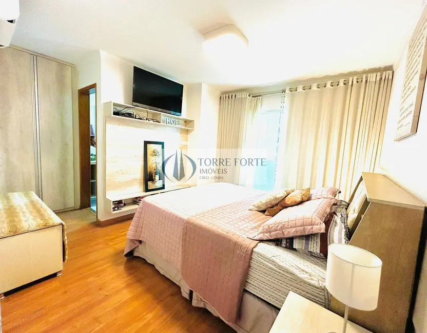 Foto 6 de Casa com 3 quartos à venda, 375m2 em Cidade Mãe do Céu, São Paulo - SP