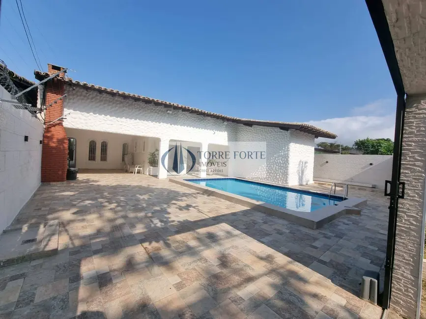 Foto 1 de Casa com 6 quartos à venda, 260m2 em Jardim Enseada, Guaruja - SP