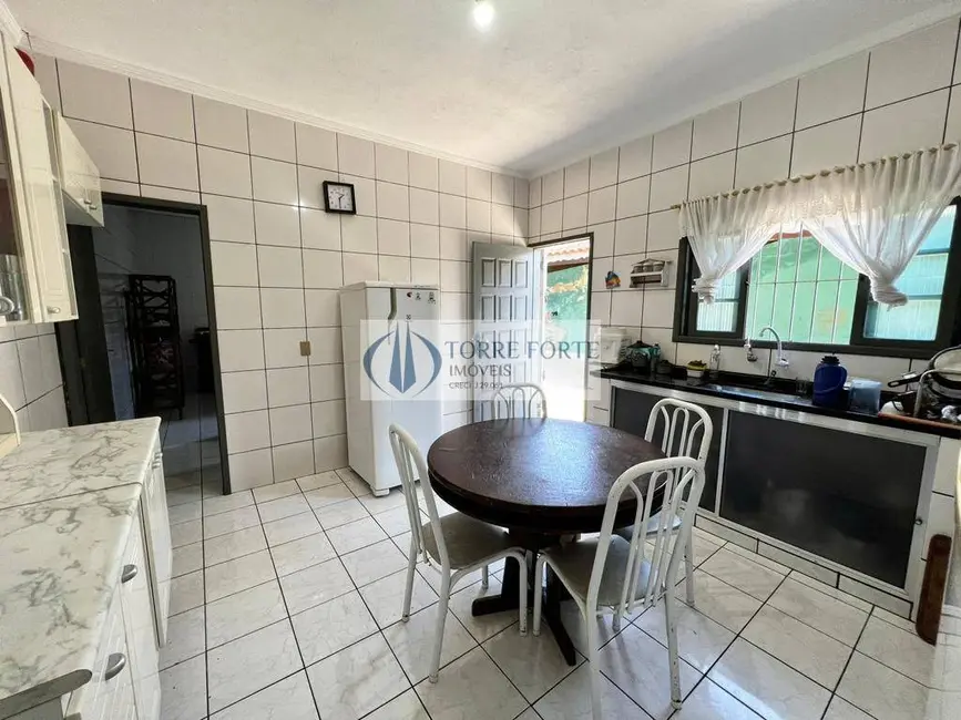 Foto 3 de Casa com 2 quartos à venda, 135m2 em Mongagua - SP