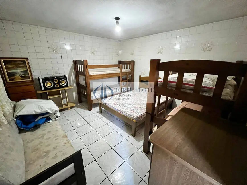 Foto 6 de Casa com 2 quartos à venda, 135m2 em Mongagua - SP