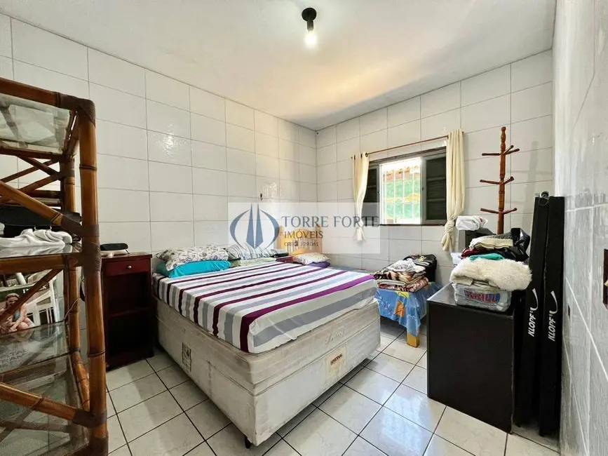 Foto 5 de Casa com 2 quartos à venda, 135m2 em Mongagua - SP