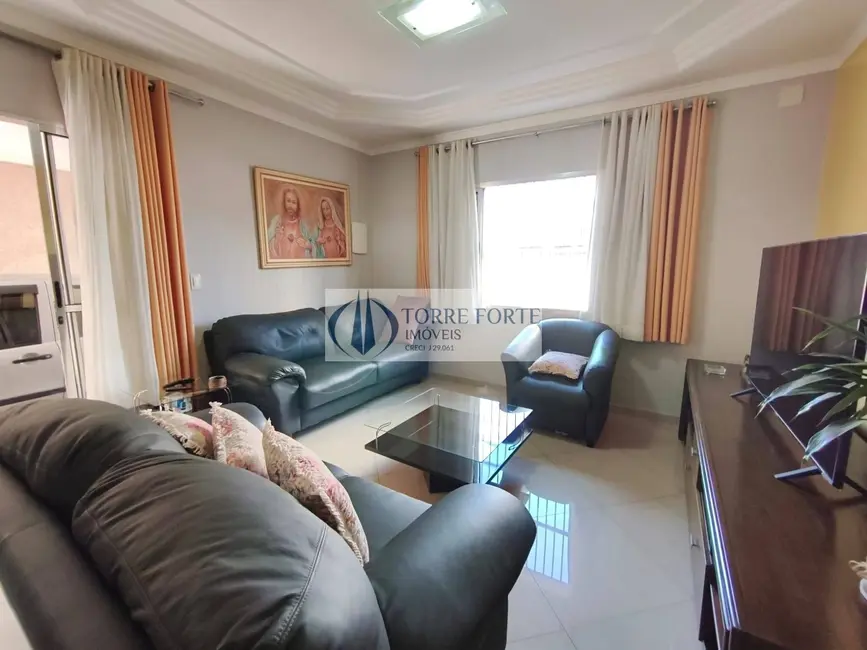 Foto 3 de Casa com 2 quartos à venda, 240m2 em Vila Ema, São Paulo - SP