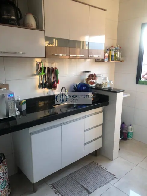 Foto 2 de Casa com 2 quartos à venda, 51m2 em Guilhermina, Praia Grande - SP