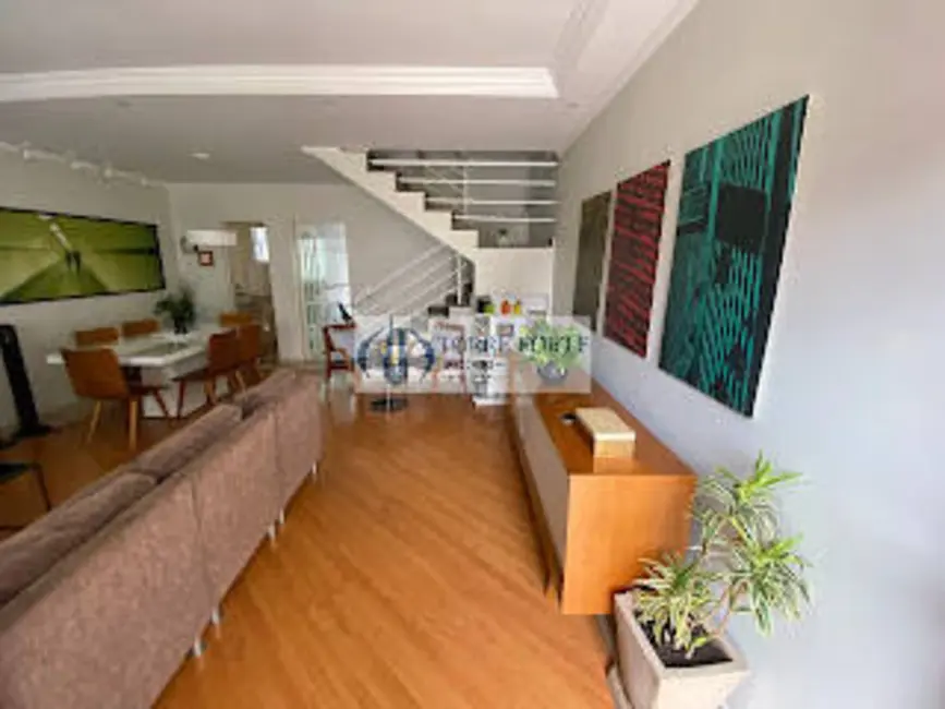 Foto 8 de Casa com 3 quartos à venda, 130m2 em Vila Guilhermina, São Paulo - SP