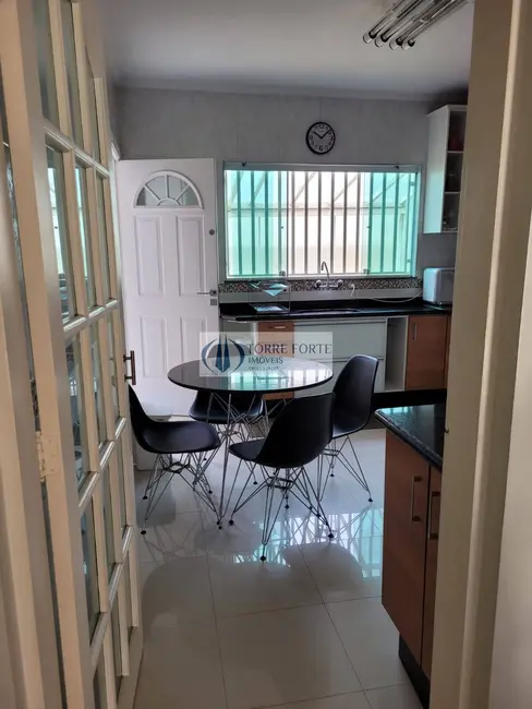 Foto 3 de Casa com 3 quartos à venda, 130m2 em Vila Guilhermina, São Paulo - SP