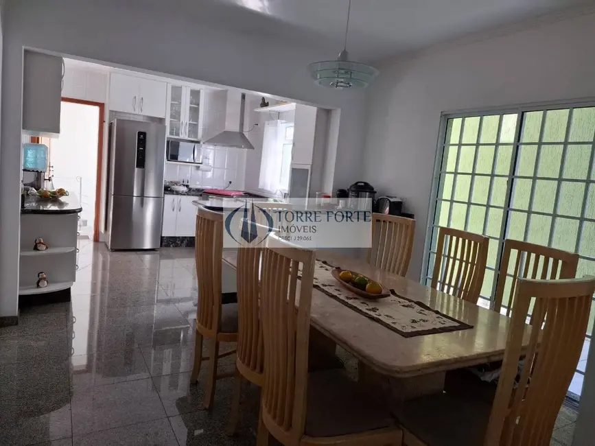 Sobrado com 3 quartos à venda, 216m2 em Jardim Textil, São Paulo - SP - imagem 5 Foto 5 de Sobrado com 3 quartos à venda, 216m2 em Jardim Textil, São Paulo - SP