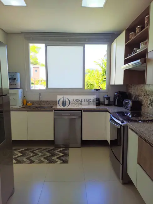 Foto 3 de Casa com 4 quartos à venda e para alugar, 179m2 em Sao Sebastiao - SP